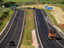 AUMENTA A DEMANDA POR SERVI�OS NO TRANSPORTE, MAS EMPREGOS AINDA REGISTRAM QUEDA