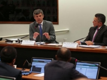 Comiss�o ouve ministro dos transportes sobre privatiza��o de aeroportos