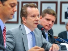 C�mara instala subcomiss�o para discutir cobran�a de mala despachada
