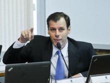 Governo quer realizar na primeira quinzena de dezembro leil�o de 13 aeroportos, diz PPI