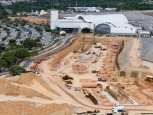 Obra inacabada para a Copa do Mundo de 2014 � retomada no aeroporto