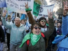 Trabalhadores argentinos entram em greve contra pol�tica do governo Macri