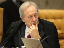 Freio nas privatiza��es