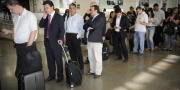 Pol�cia prende mulher no aeroporto JK