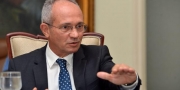 Hartung pede que ministro barre leil�o do aeroporto de Vit�ria e de Maca�