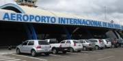 Passageiros passam 5 horas dentro de avi�o em Manaus ap�s mau tempo desviar voo que seguia para RR