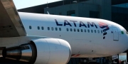 Latam demite funcion�rio que aparece em v�deo constrangendo mulheres na R�ssia
