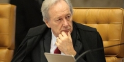 Freio nas privatiza��es
