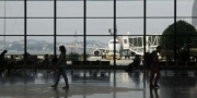 REDU��O DAS PASSAGENS �REAS? FICOU S� NA PROMESSA...